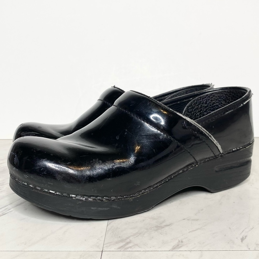 Dansko Black Patent Leather Shoe Clog 39